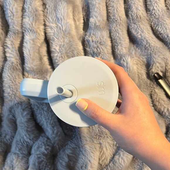 Simple Modern Light Blue Tumbler with Handle - Picture 3 of 4